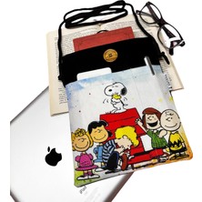Atölye Smyrna Askılı Kitap / Tablet / Ebook Çantası – Kılıfı ( Snoopy )