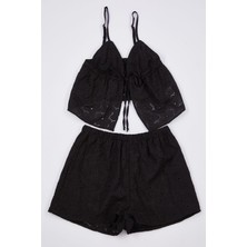 FRM Kadın Askılı Yaka Boru Paça Askılı Kol  Pamuklu Çiçekli Ip Astarlı Brode Dokuma Pijama Takımı