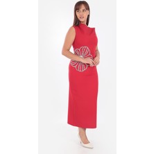 Suseb Çiçek Aksesuar Detaylı Büyük ve Küçük Beden Uzun Elbise