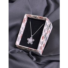 Kural Jewelry 925 Ayar Gümüş Zincirli Beyaz Lotus Çiçeği Zirkon Taşlı Kolye Kadın
