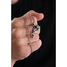 TMT Silver Gümüş Altıpatlar Tabanca Gül Dalı Motifli Erkek Kolye