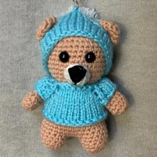 Uretti El Örgüsü Amigurumi Pijamalı Ayı Anahtarlık - Kahverengi