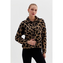 Burce Butik Polo Yaka Düğme Kapamalı Leopar Desenli Ceket