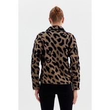 Burce Butik Polo Yaka Düğme Kapamalı Leopar Desenli Ceket
