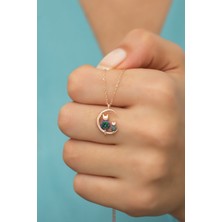 Nereze 925 Ayar Gümüş Mistik Topaz Taşlı Ay Üstünde Kedi Kolye