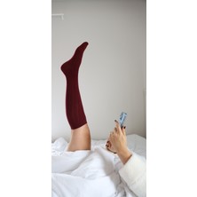 Solidsocks Kadın Bordo Dizaltı Uzun Çorap Deri Etiket Detaylı (Bordo Renk)
