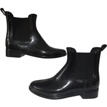 Rain Shoes Kadın Plastik Kısa Lastikli Yağmur Çizmesi  Ince Taban Siyah Renk