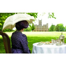 The Official Downton Abbey Afternoon Tea Cookbook