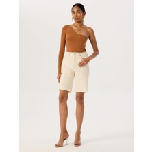 Paçası Dikişsiz Straight Fit Şort - Bej