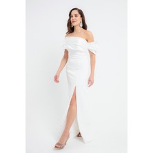 Kadın Beyaz Yaka Detaylı Yırtmaçlı Uzun Abiye Elbise