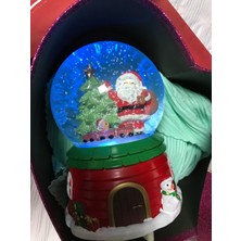 GA Mark Yılbaşı Müzikli Işıklı Püskürtmeli Kar Küresi Büyük Boy Noel Baba Hediye Kutulu Dekoratif