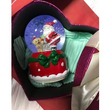 Yılbaşı Müzikli Işıklı Kar Küresi Noel Baba Orta Boy Hediye Kutulu