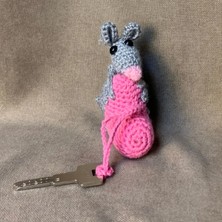 Uretti El Örgüsü Sevimli Fare Amigurumi Anahtarlık / Çanta Süsü - 8 x 10 cm