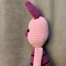 Uretti El Örgüsü Amigurumi Sevimli Piglet Domuzcuk Oyuncak  - 13 x 37 cm