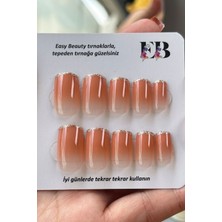 Easy Beauty 24 Adet French Tırnak Protez Görünümlü Kısa Takma Tırnak Seti Yapıştırıcı Bant Hediyeli DY1337