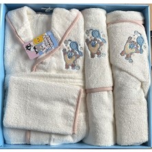 Özdilek Taz Lisanslı Nakışlı Bambu Bebek Bornoz Seti