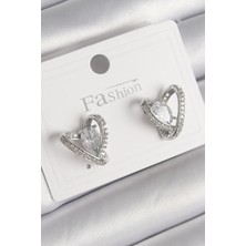 Clariss Pirinç Gümüş Renk Zirkon Taşlı Kalp Model Kadın Küpe