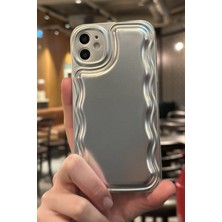 Paladyum Case Apple iPhone 11 Uyumlu Zigzaglı Dalgalı Gümüş Puf Kılıf