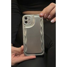 Paladyum Case Apple iPhone 11 Uyumlu Zigzaglı Dalgalı Gümüş Puf Kılıf