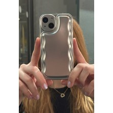 Paladyum Case Apple iPhone 13 Uyumlu Zigzaglı Dalgalı Gümüş Puf Kılıf