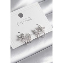 Clariss Pirinç Gümüş Renk Zirkon Taşlı Çiçek Model Kadın Küpe