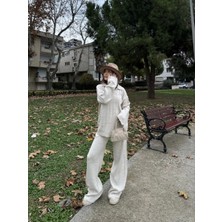 Tarz Yeri Yakalı Cizgi Detaylı Triko Ikili Takım - Beyaz