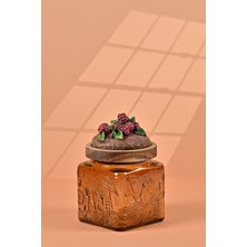 El Yapımı Özel Tasarım Kavanoz - 500 ml - Vakumlu Ahşap Kapaklı (Böğürtlen Detaylı) - Medium Amber Çiçekli Kare Cam - Mutfak ve Ev Dekorasyonu Medium Amber