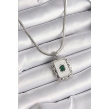 Callerrons Accessories Gümüş Renk Italyan Zincir Beyaz Sedefli Kare Portre Model Zümrüt Taş Detay Kadın Kolye - EBJ241214W29950