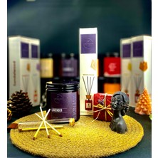 Stworkshop Doğal Hediye Seti: Amber Kokulu 500GR Mum, 130GR Hatay El Yapımı Kantaron Sabunu, Kokulu Kadın Figürlü Mum 8cm ve 100ML Bambu Çubuk Oda Kokusu ''cam Tüp Içinde Kibrit''