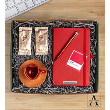 Kişiye Özel Kırmızı Defter- Kırmızı Tükenmez Kalem- Mehmet Efendi Türk Kahvesi- Kalp Kahve Fincanı- Pantone Kırmızı Kart Hediye Seti