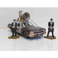 AutoWorld Dianomi Autoworld 1:18 Ölçek 1974 Dodge Monaco  Blues  Hollywood Filmi Serisi Figürlü Model ( Diecast Metal Model)