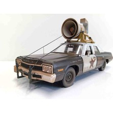 AutoWorld Dianomi Autoworld 1:18 Ölçek 1974 Dodge Monaco  Blues  Hollywood Filmi Serisi Figürlü Model ( Diecast Metal Model)