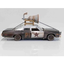 AutoWorld Dianomi Autoworld 1:18 Ölçek 1974 Dodge Monaco  Blues  Hollywood Filmi Serisi Figürlü Model ( Diecast Metal Model)