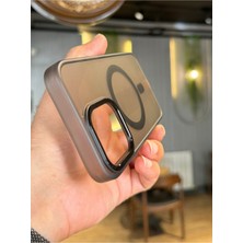 Iphone 14 Pro Uyumlu Sert Silikon Magsafe Özellikli Metal Kamera Çerçeve ve Metal Tuşlu Kılıf