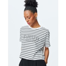 Koton Pamuklu Bisiklet Yaka Kısa Kollu Baskılı Taşlı Çizgili T-Shirt