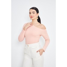  Pembe Asimetrik Yaka Tek Omuz Açık Uzun Kollu Kadın Fit Bluz - 2463