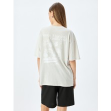 Koton Arkası Baskılı Sloganlı Bisiklet Yaka Kısa Kollu Oversize T-Shirt