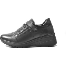 Beety M.144  Deri Siyah Cırtlı Ortopedik Dolgu Taban Kadın Anne Ayakkabı