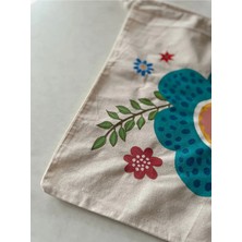 Majalis Design Mavi Çiçek Desenli, Bahçe Figürlü, Çok Amaçlı El Boyaması Bez Kese/poşet, 40X40