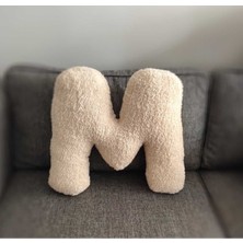 Pufftable Peluş M Harf Yastık, Dekoratif Kırlent, Kuzu Teddy Kumaş, Büyük Boy , Tüm Harfler ,boncuk Elyaf Dolgu