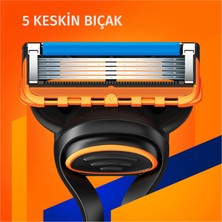 Gillette Fusion5 Tıraş Makinesi ve Yedek Bıçağı 5'li + Tıraş Bıçağı Standı