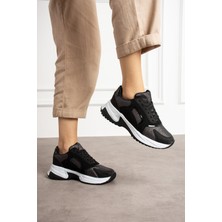 Parparastil Siyah ve Beyaz Rahat Kalıp Kadın Sneaker