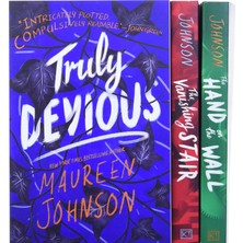 Truly Devious 3-Book Box Set / Truly Devious, Vanishing Stair, And Hand On The Wall / 1-3 - Maureen Johnson