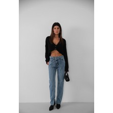 Paçası Yırtık Asimetrik Lazerli Mavi Jean