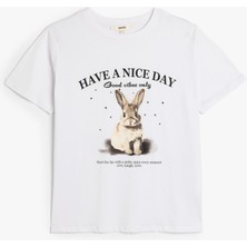 Koton Tavşan Baskılı Bisiklet Yaka Kısa Kollu Pamuklu Tişört