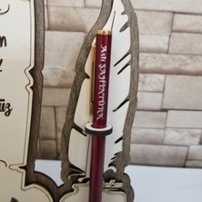 Kişiye Özel Ahşap Ferman Masa Isimliği ve Metal Kalem