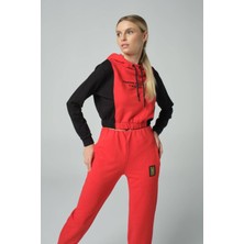 Kırmızı Baskı Detay Kapüşonlu Eşofman Takımı