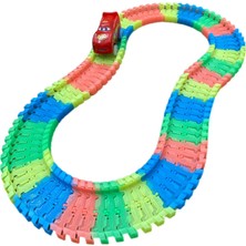 Pilli Işıklı Renkli Hareketli Raylarda Giden Cars Araba