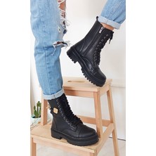 Gdt Ayakkabı  Siyah Ayıcık Toka Ayrıntılı Kalın Topuk Kadın Postal Bot