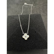 Luna Gümüş Ithal Opal Taşlı Dört Yapraklı Çiçek Gümüş Kadın Kolye
